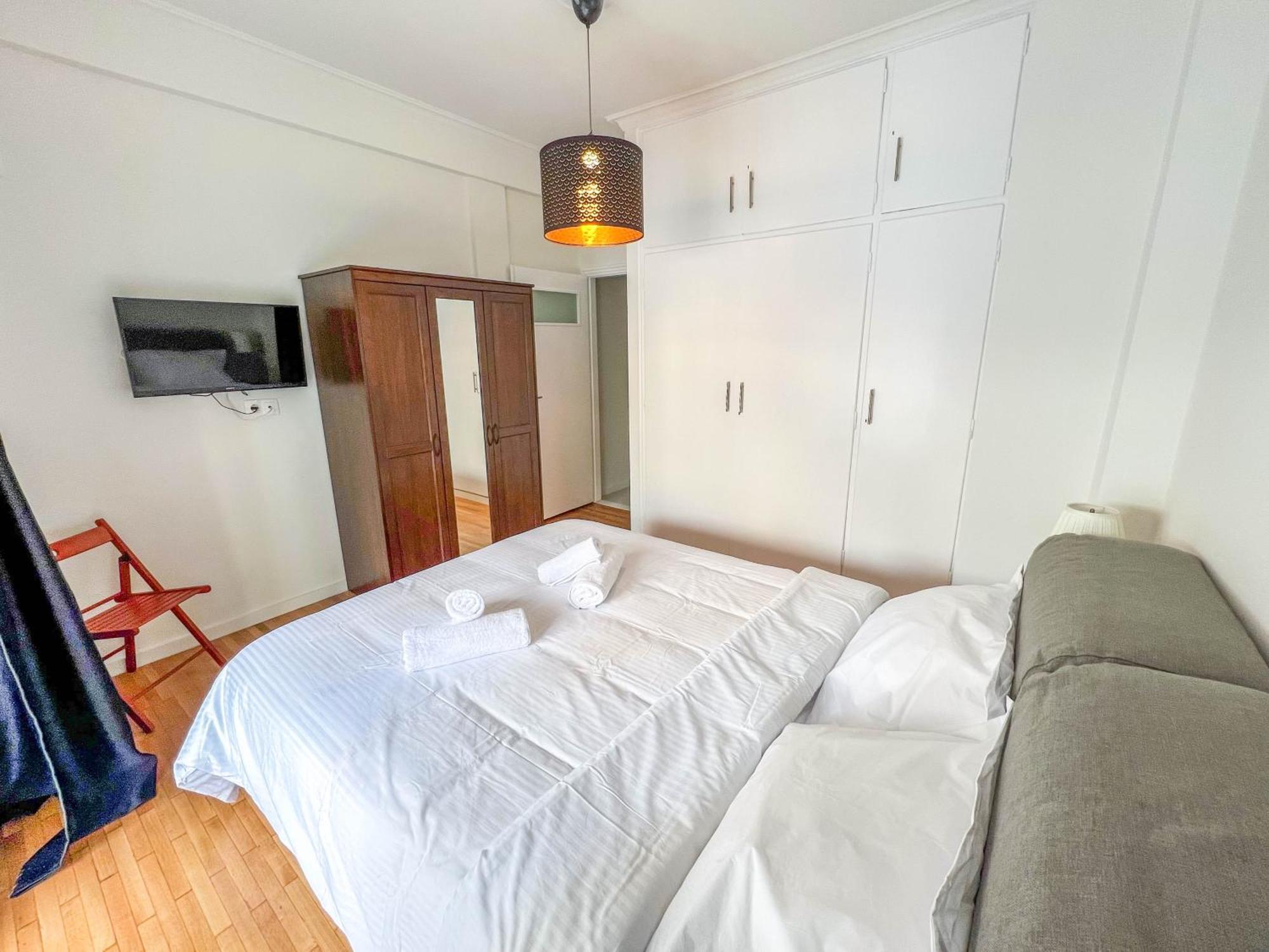 Family Two Bedroom Apartment Benaki Athen Eksteriør billede